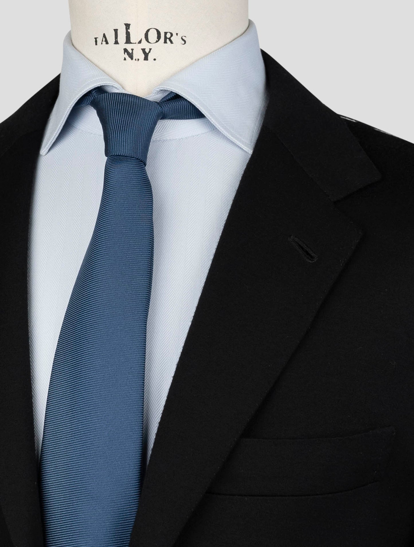 Kiton Black Virgin Wool 12,9 Micron Suit