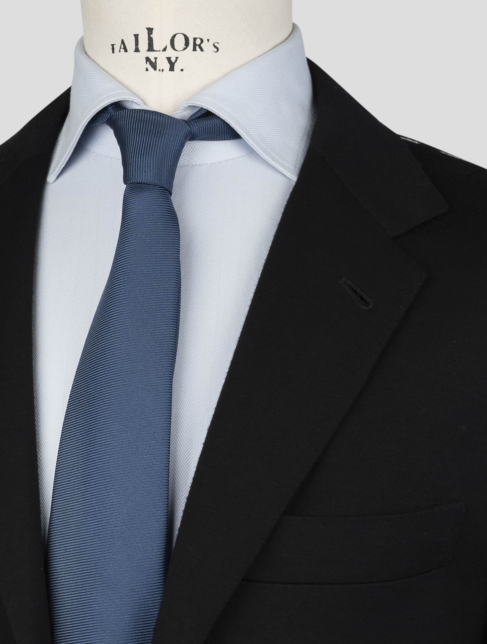 Kiton Black Virgin Wool 12,9 Micron Suit