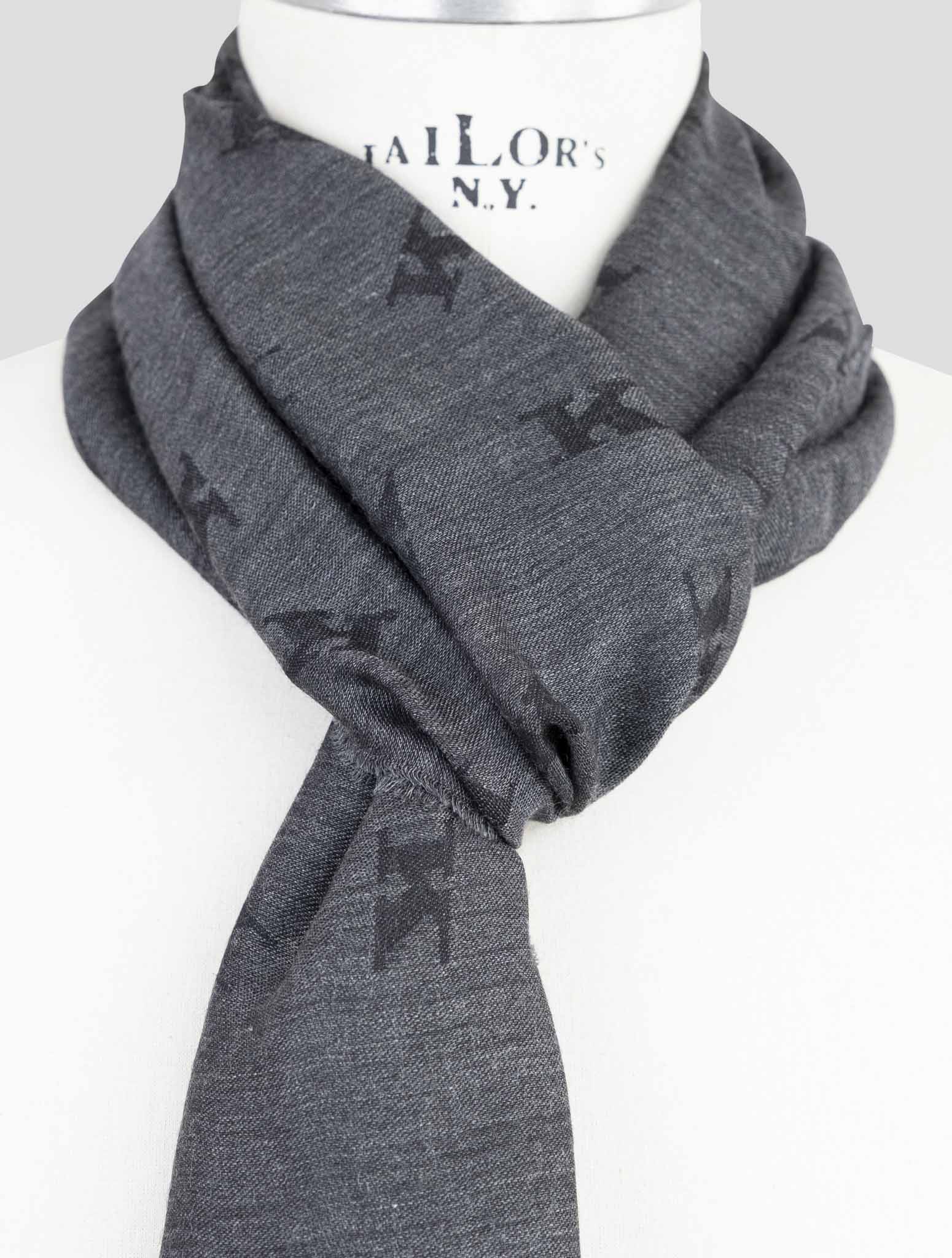Kiton Gray Wool Silk Scarf close texture view